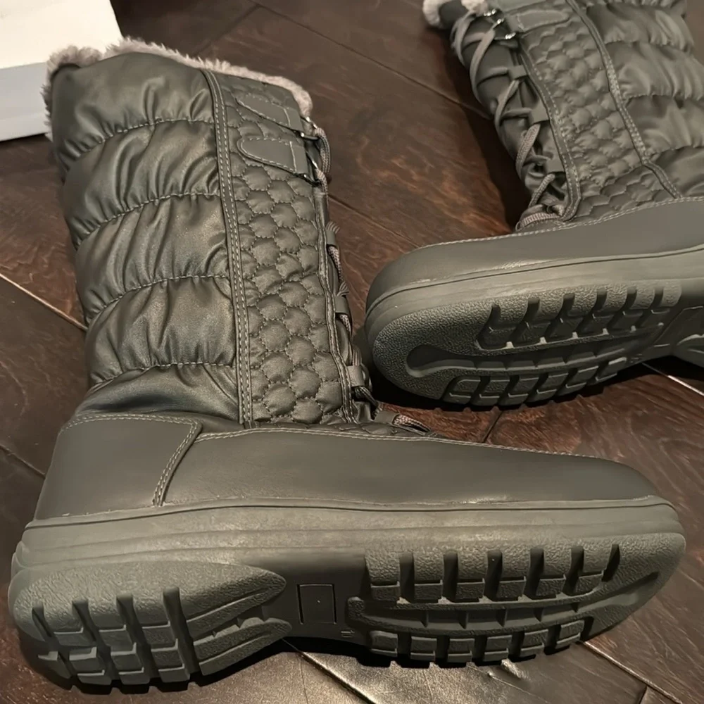 Tundra Callie waterproof winter boot NIB 9M